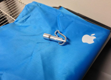 Apple Geschenk Tasche und Minileuchte
