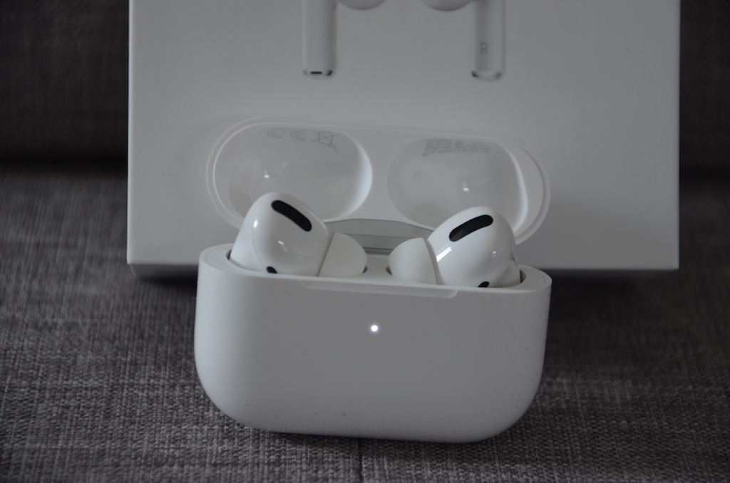 Airpods pro видео. AIRPODS Pro 2 Premium Lux. Apple AIRPODS Pro Lux. Apple AIRPODS Pro 2 реплики. AIRPODS Air Pro 2 Luxe.