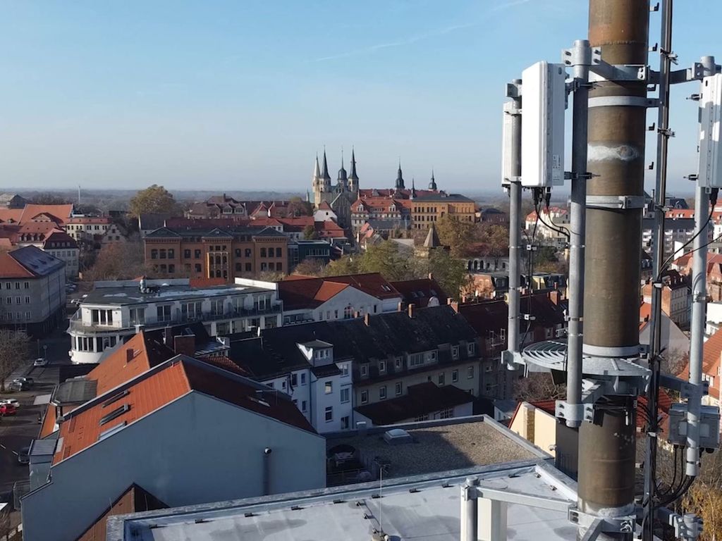 Telekom baut Mobilfunk an 723 Standorten aus – o2 schickt mobile 5G-Masten ins Rennen – Vodafone stärkt Mobilfunk-Netz an Bahnhöfen › Macerkopf