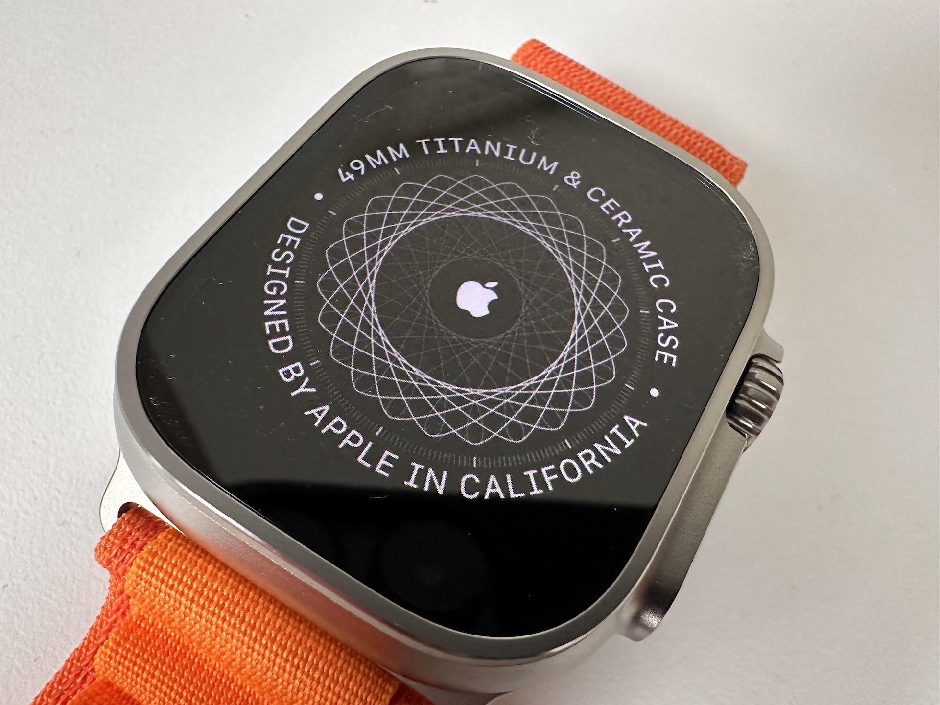 Apple Watch Ultra 2 soll knapp 10 % größeres Display erhalten › Macerkopf
